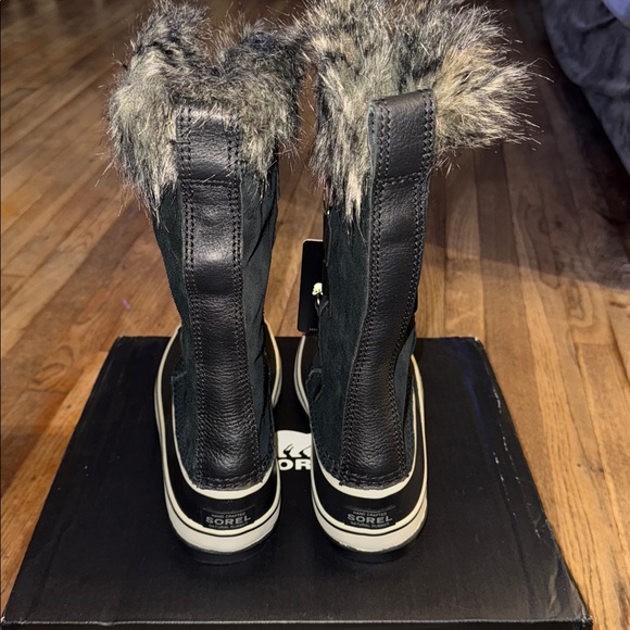 Sorel Black and Gray Winter Boots - Picture 7 of 17